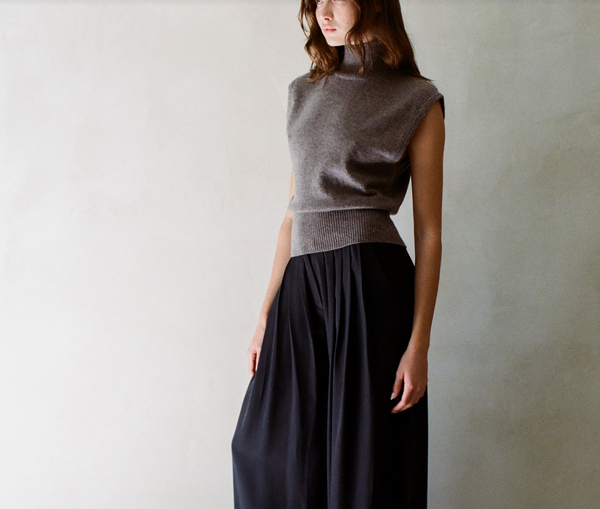 Dark Mocha Cashmere  sleeveless Turtleneck Vest by A.Ren